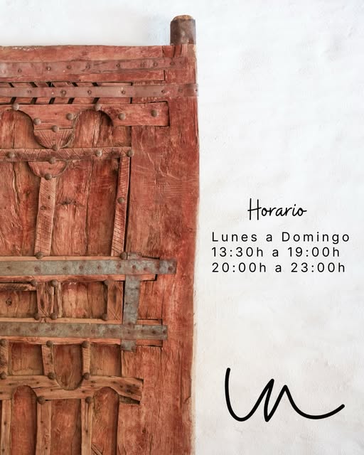 Puerta y horario de Es Mal Pas
